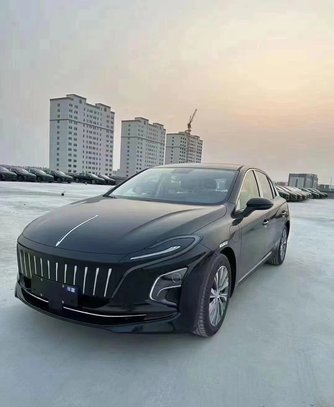 Hongqi E-QM5: A Luxurious Electric Sedan for the Modern Driver